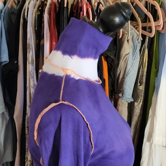 Diesel Early 2000s Y2K Purple Tie Dye Turtleneck w/ Back Piercing Detail Size L - Picture 10 of 15